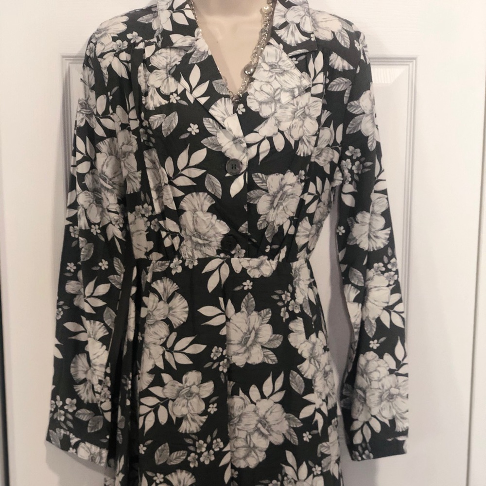 👗Large long sleeved high waisted 👗 dress 👗